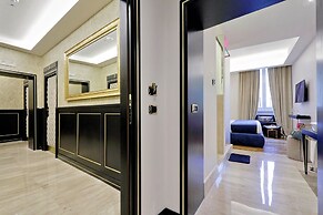 Spanish Diamond Luxury Suites & Jacuzzi