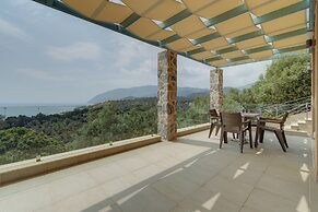 Ouzo Panoramic Houses 2, with private pool