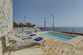 Ouzo Panoramic Houses 2, with private pool