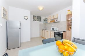 Spacious apartment Neven near center, with two AC units
