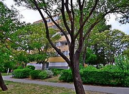 Spacious apartment Neven near center, with two AC units