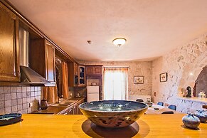 The Vivian - Luxury Stone Villa