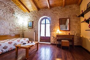 The Vivian - Luxury Stone Villa