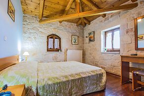 The Vivian - Luxury Stone Villa