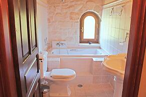 The Vivian - Luxury Stone Villa