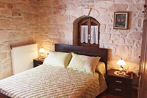 The Vivian - Luxury Stone Villa