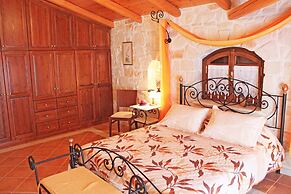 The Vivian - Luxury Stone Villa