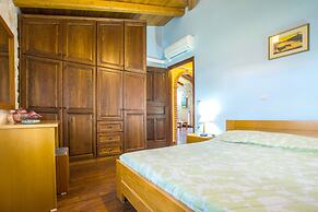 The Vivian - Luxury Stone Villa