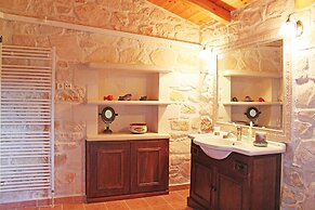 The Vivian - Luxury Stone Villa