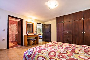 The Vivian - Luxury Stone Villa