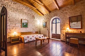 The Vivian - Luxury Stone Villa