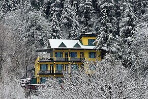 The Hosteller Kasol