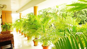 Thayamkery's Royal inn