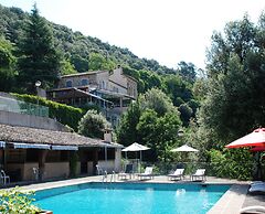 Hôtel les 3 Barbus