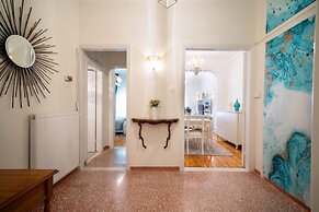 Acropolis Deluxe Apt Must