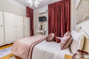 Acropolis Deluxe Apt Must