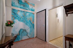 Acropolis Deluxe Apt Must