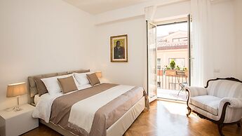 Rental In Rome Colosseum View Luxury Apartment