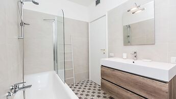 Rental In Rome Colosseum View Luxury Apartment