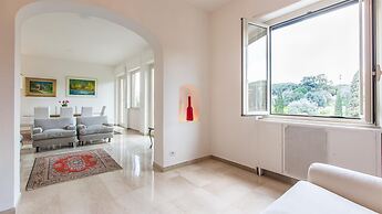 Rental In Rome Colosseum View Luxury Apartment