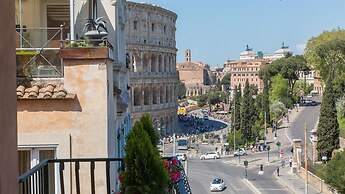 Rental In Rome Colosseum View Luxury Apartment