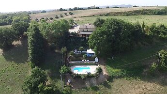 ChiaraLuce Country House