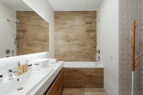 Prestige Plaza Apartments