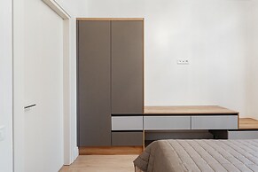 Prestige Plaza Apartments