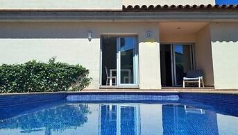 Chalet con piscina y vistas a 10min de la playa de Blanes