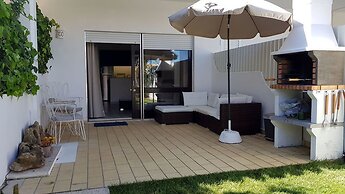 Magnific Studio with a cozy garden