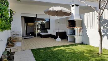 Magnific Studio with a cozy garden