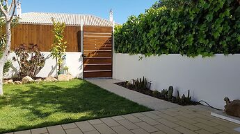 Magnific Studio with a cozy garden