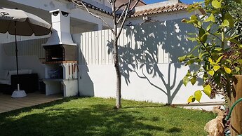 Magnific Studio with a cozy garden