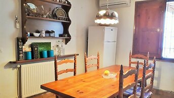 Casa rural en Albóns a 8 min de la playa de la Escala