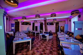 Byoot Bay Hotel & Resort