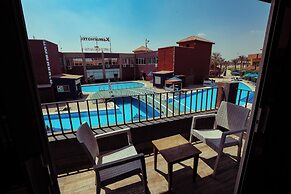 Byoot Bay Hotel & Resort