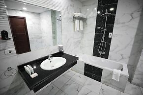 Byoot Bay Hotel & Resort