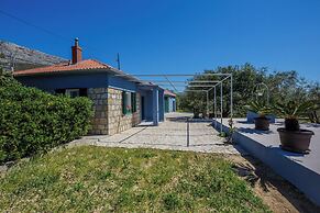 Luxury villa complex Pendolino with heated pool and jacuzzi