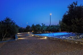 Luxury villa complex Pendolino with heated pool and jacuzzi