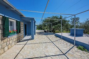 Luxury villa complex Pendolino with heated pool and jacuzzi