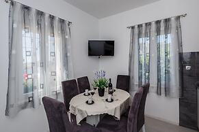 Luxury villa complex Pendolino with heated pool and jacuzzi