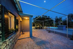 Luxury villa complex Pendolino with heated pool and jacuzzi