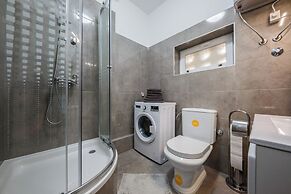 Luxury villa complex Pendolino with heated pool and jacuzzi