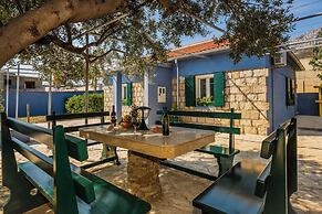 Luxury villa complex Pendolino with heated pool and jacuzzi