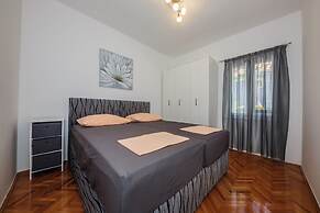 Luxury villa complex Pendolino with heated pool and jacuzzi