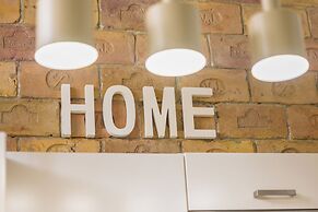 happy home Budapest BLUE