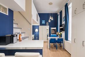 happy home Budapest BLUE