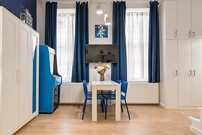 happy home Budapest BLUE