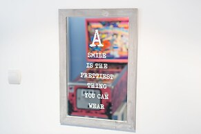 happy home Budapest BLUE