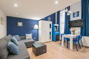 happy home Budapest BLUE